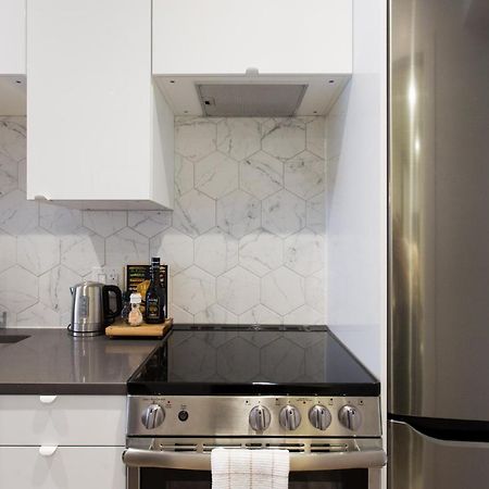 Blue Oasis Studio With Full Kitchen And Bath By Den Stays 蒙特利尔 外观 照片