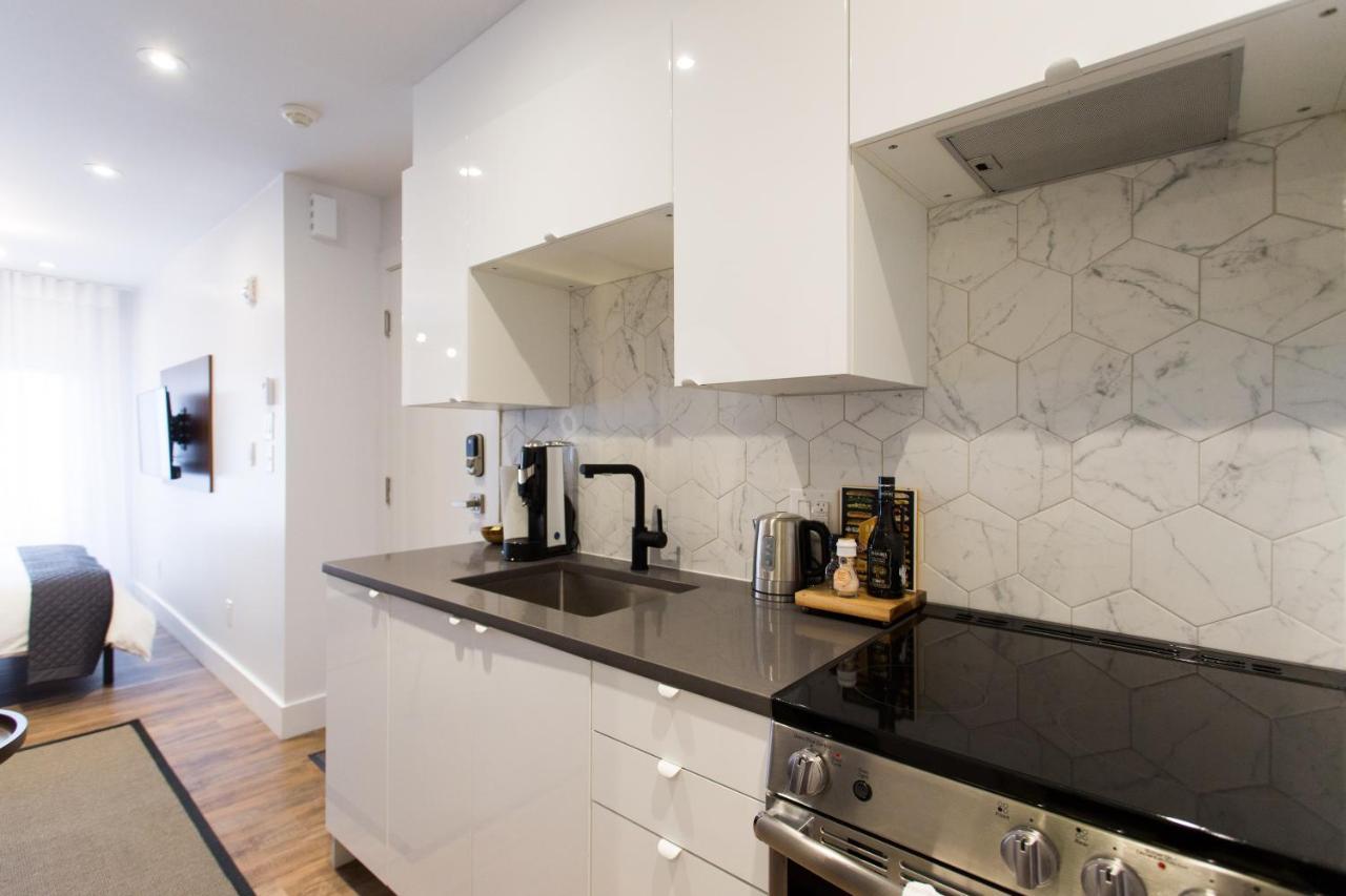 Blue Oasis Studio With Full Kitchen And Bath By Den Stays 蒙特利尔 外观 照片