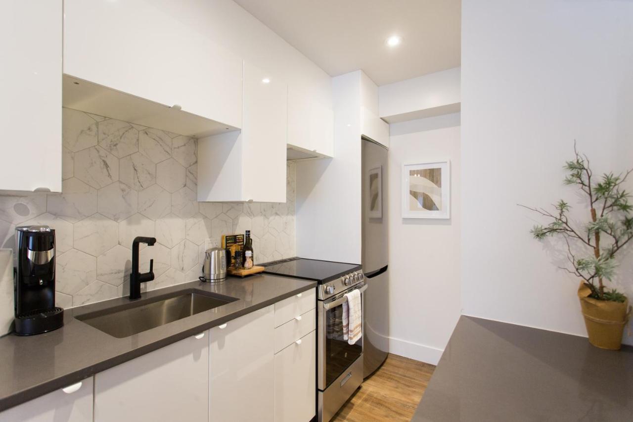 Blue Oasis Studio With Full Kitchen And Bath By Den Stays 蒙特利尔 外观 照片