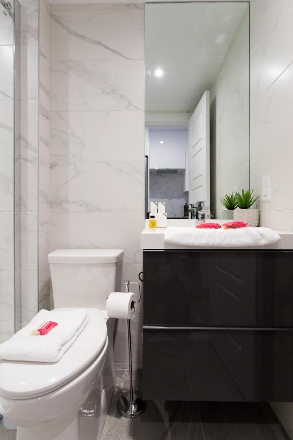 Blue Oasis Studio With Full Kitchen And Bath By Den Stays 蒙特利尔 外观 照片